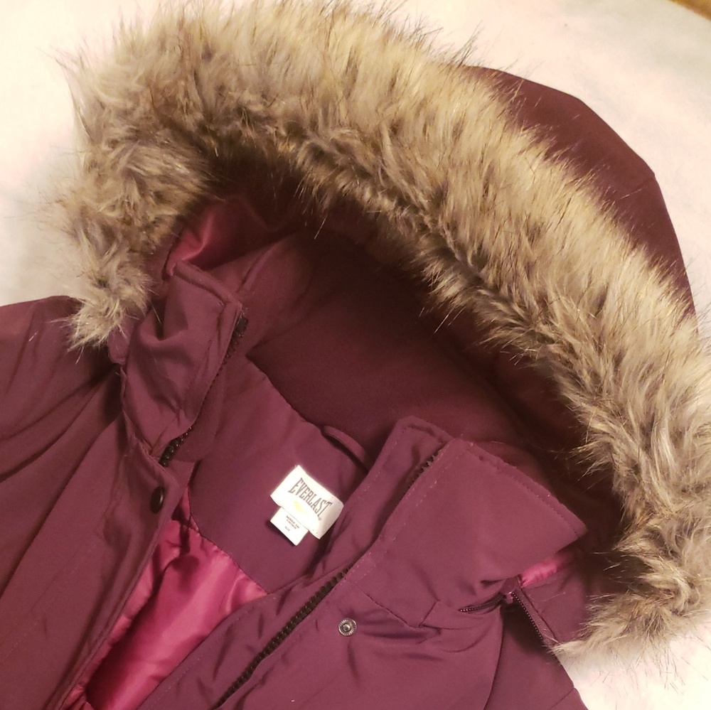 Wine Everlast hooded Parka Faux Fur Small New